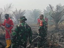 Lagi-lagi Prajurit Kodim Lubuk Linggau Berjibaku Bersama Warga Padamkan Api