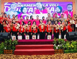 Tiba di Palembang, Tim Voli Putri Sriwijaya Bhayangkari Sumsel Disambut Yel Yel Meriah dan Pengalungan Bunga