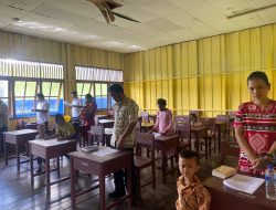 Satgas Yonif 141/AYJP Pos Fayit Amankan Ibadah Umat Kristen di Distrik Fayit Papua Selatan