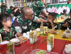 Program Dapur Masuk Sekolah, Danrem 044/Gapo : Anak-anak Sangat Gembira Mendapatkan Makan Bergizi Gratis