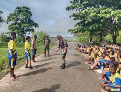 Membangun Karakter, Satgas 141/AYJP Latihkan Baris Berbaris Siswa