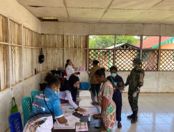Melayani dengan Penuh Kasih, Satgas Yonif 144/JY Gelar Kegiatan Posyandu Bersama Nakes di Kampung Kombut