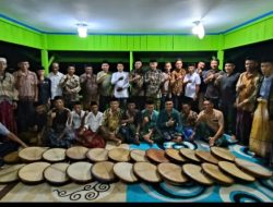 Wabup Raja Sayang Hadiri Pertunjukan Kesenian Tradisional Rapai Tuha
