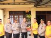 Secara Simbolis Kapolda Riau Beri Kado Spesial Ulang Tahun Kapolres Siak: Bibit Pohon untuk Warisan Hijau Masa Depan